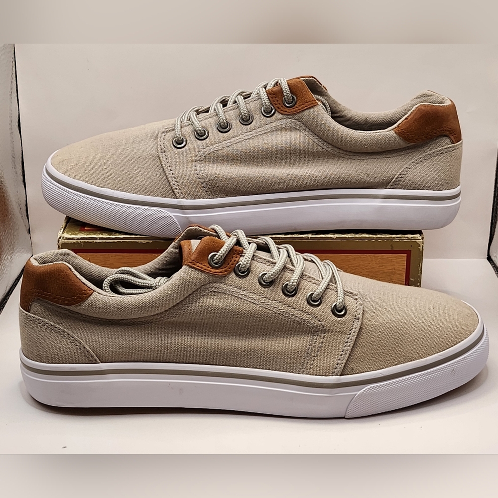 Gotcha Men's Tan Canvas Sneakers Size 11 NWOT